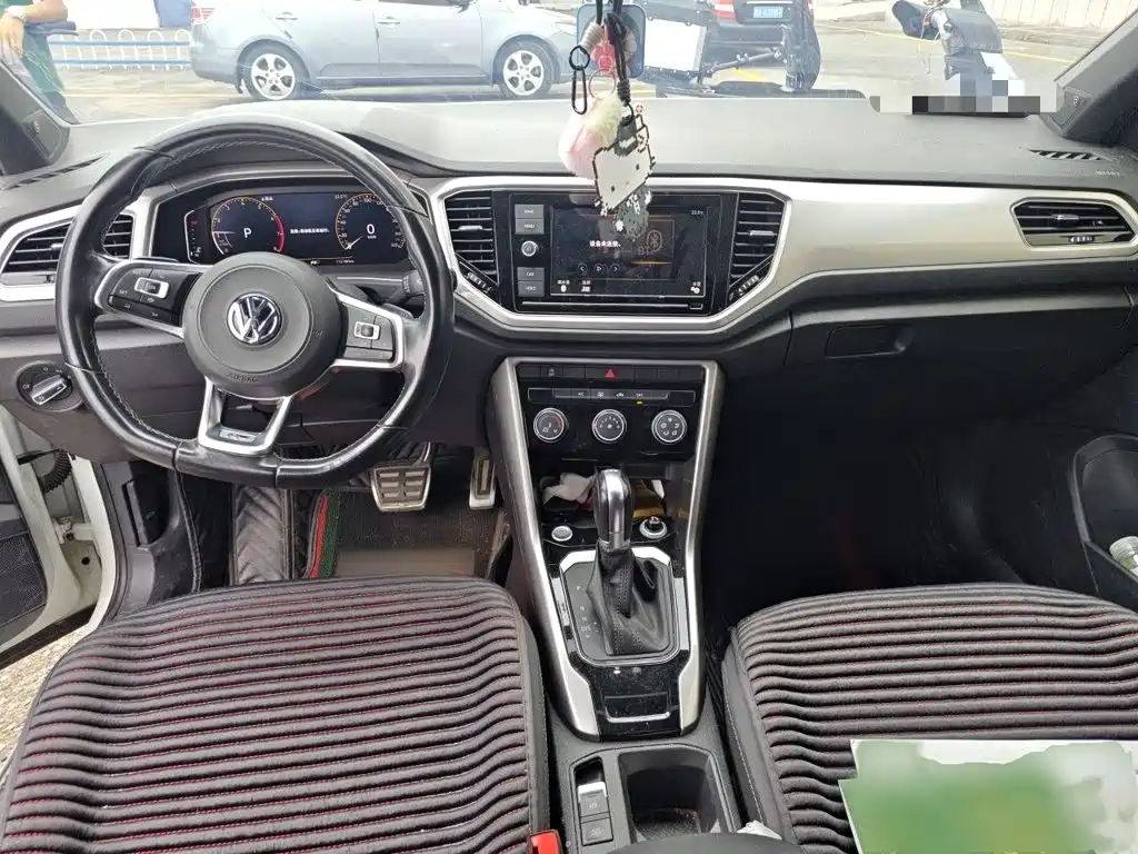 Фото 13 - Volkswagen T-ROC
