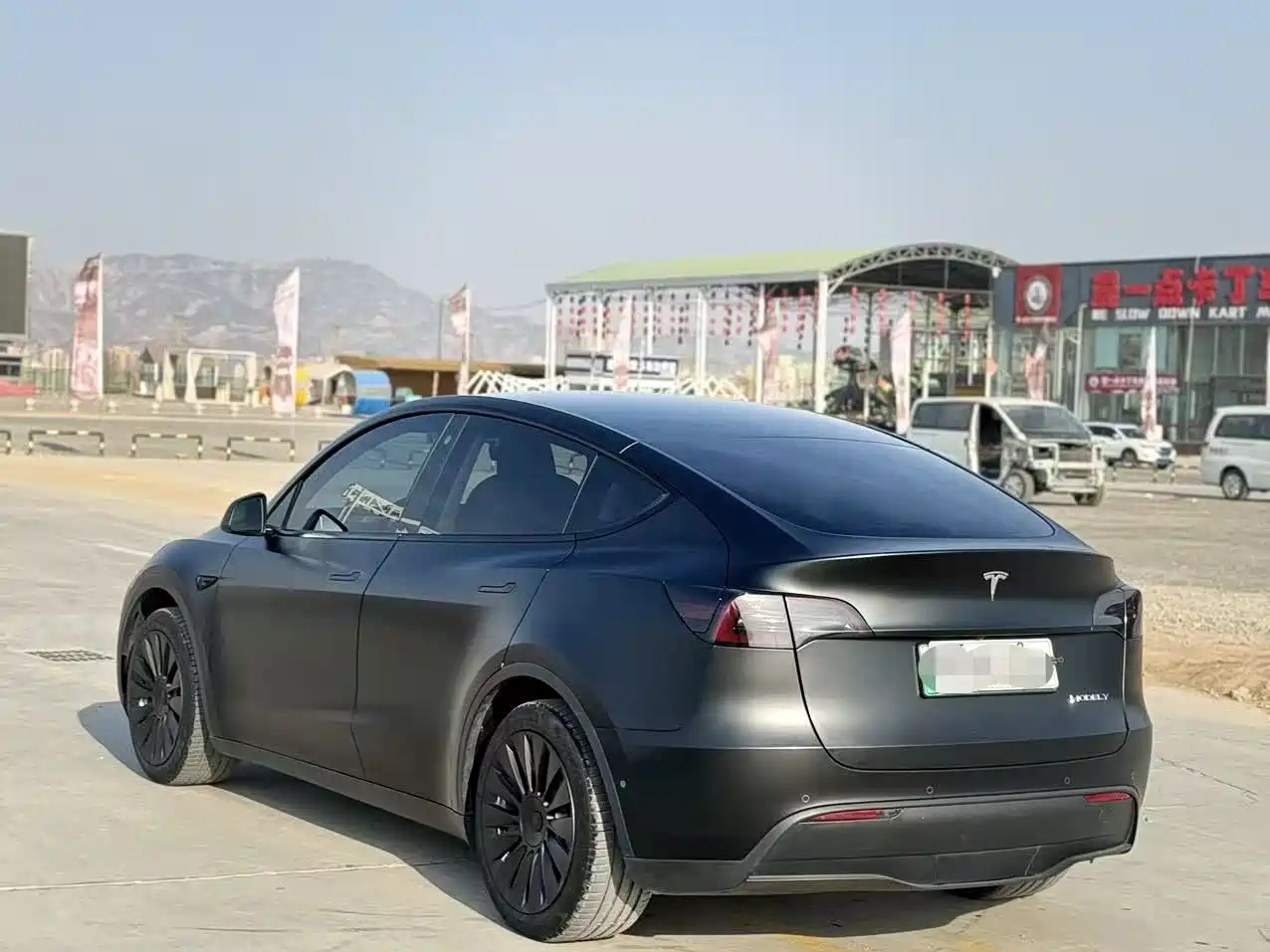 TESLA MODEL Y