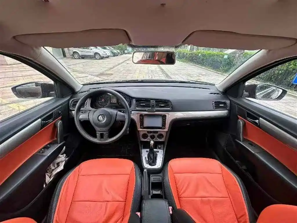 Volkswagen Lavida Tour 2013 1.6L Automatic Trend Style фото 8