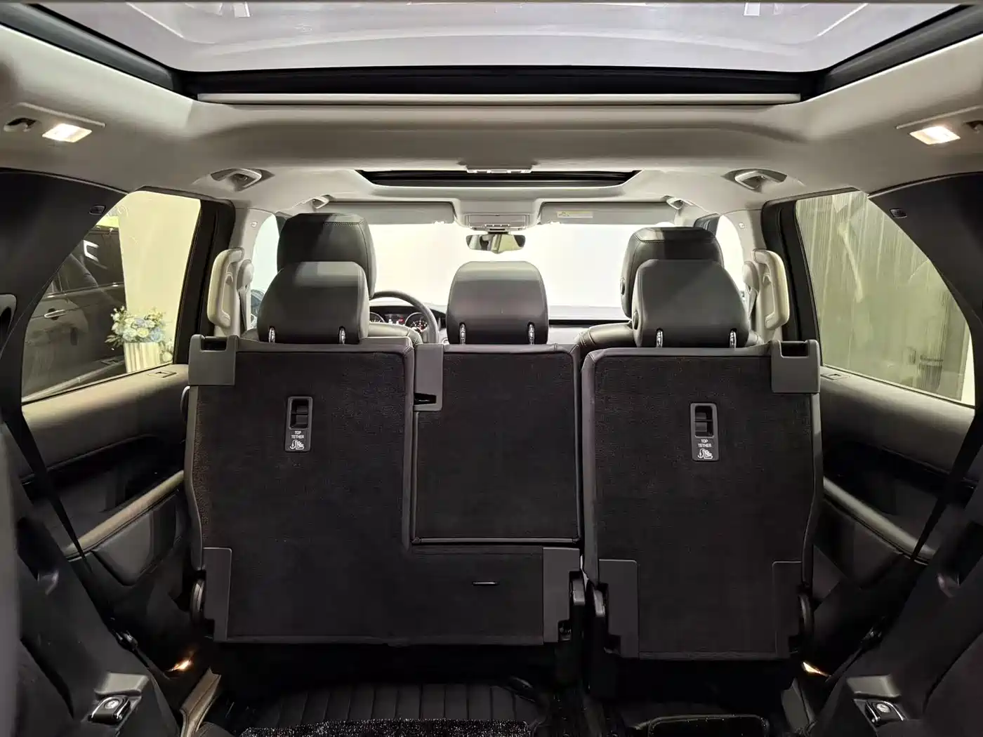 Land Rover Discovery 2019 3.0 SC V6 SE фото 12