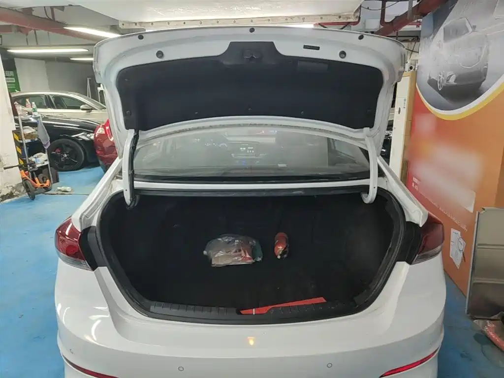 Hyundai Elantra 2016 Model 1.6L Automatic Smart Elite фото 19