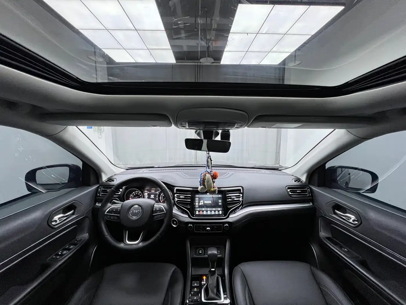 JEEP GRAND COMMANDER