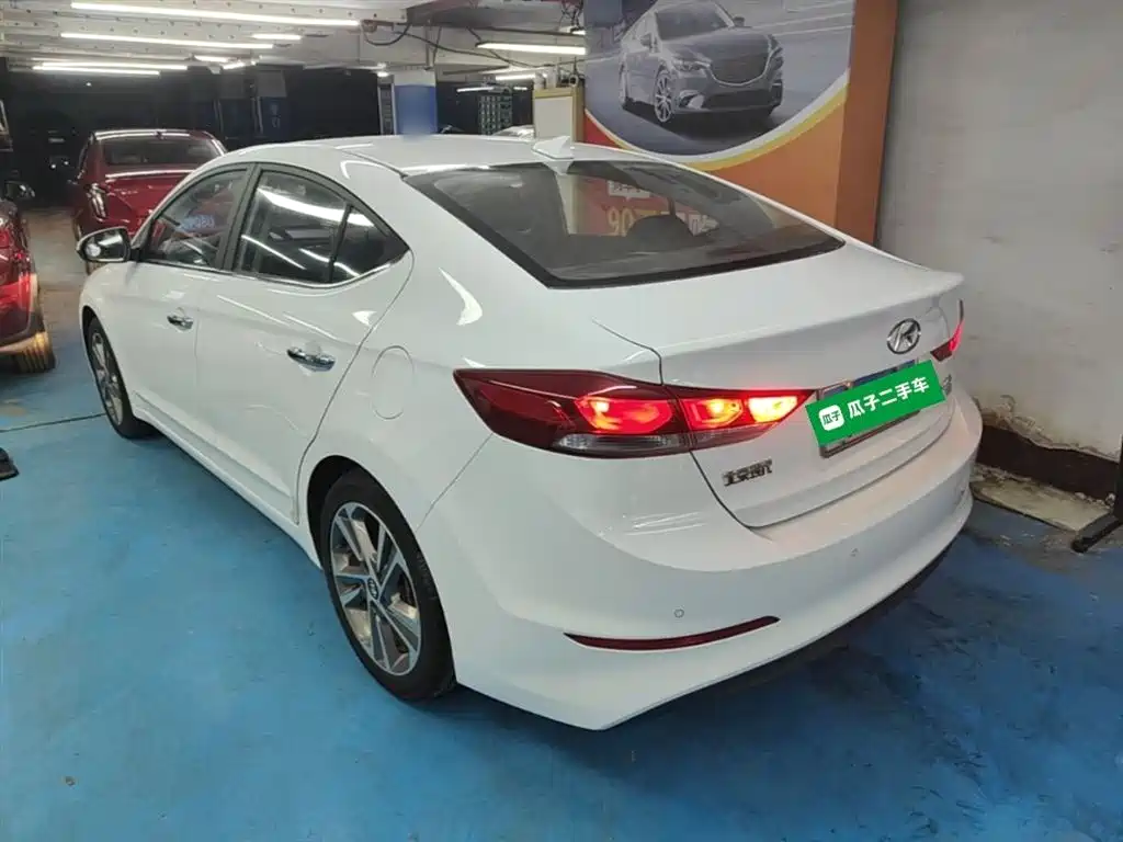 Hyundai Elantra 2016 Model 1.6L Automatic Smart Elite фото 5