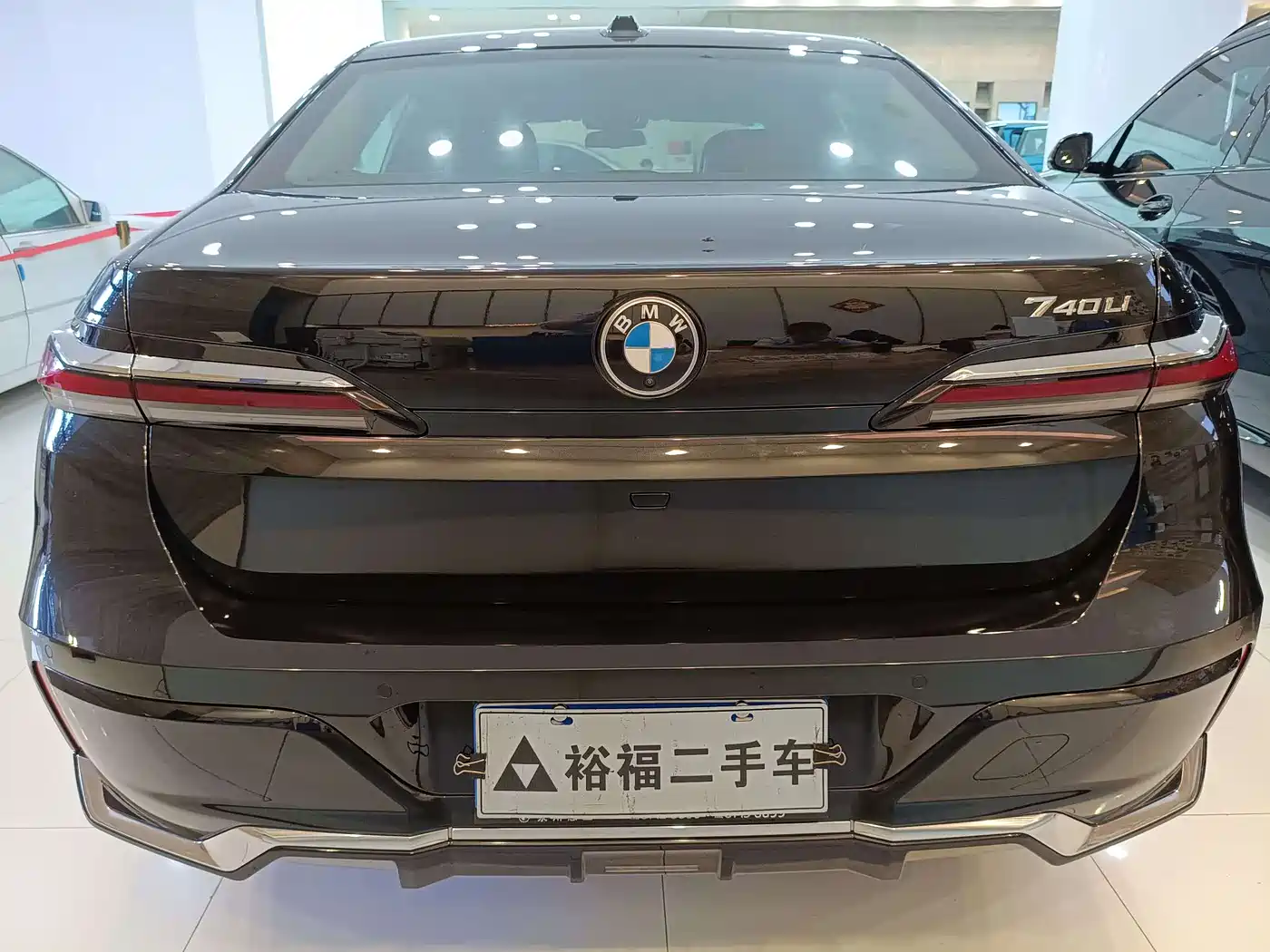 BMW 7 Series 2023 Model 740Li Leading M Sport Package фото 4
