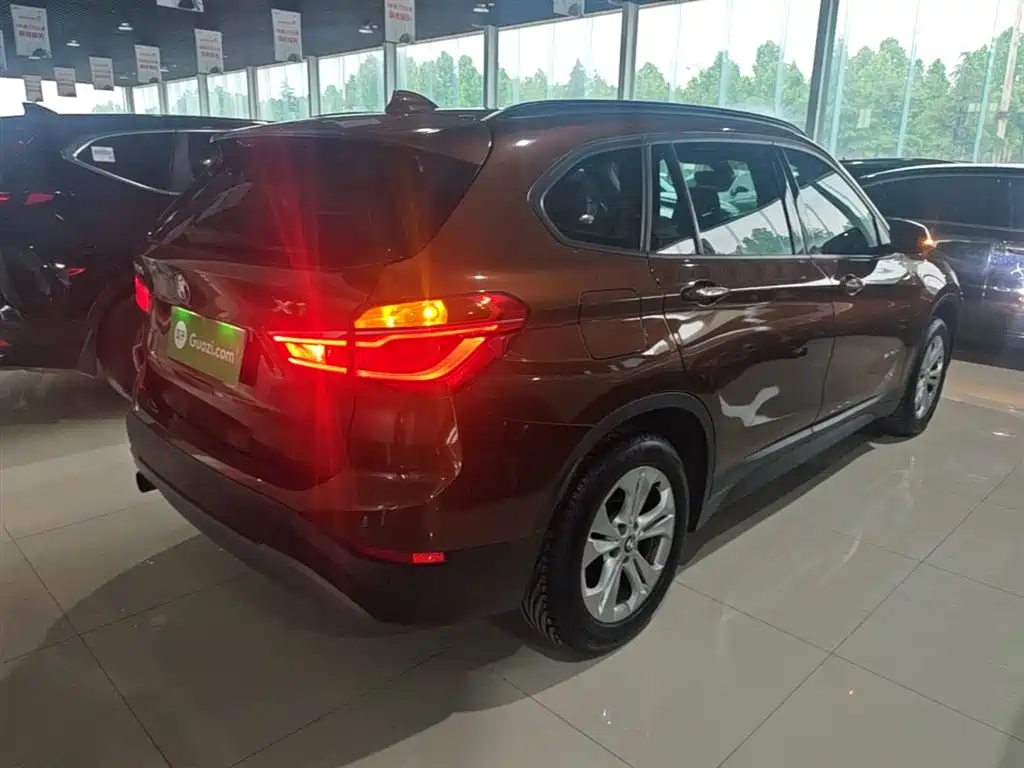 BMW X1 2016 sDrive18Li Premium Model фото 7