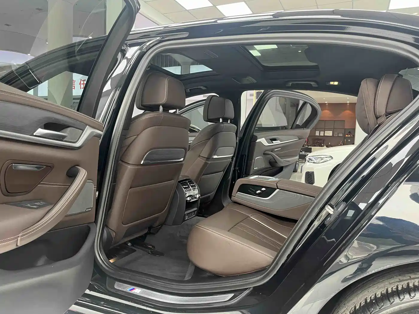 BMW 5 Series 2022 Model Third Facelift 530Li Premium M Sport Package фото 6