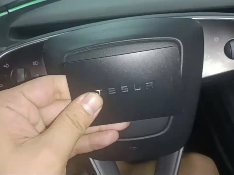 Фото 9 - Tesla Model 3