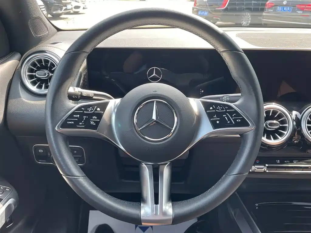 Mercedes-Benz GLB 2024 GLB 220 Fashion фото 6
