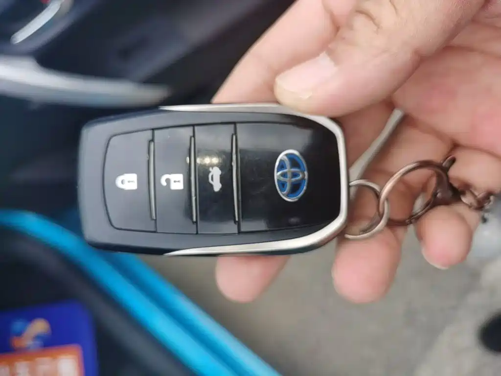 Toyota Corolla Twin Engine E+ 2019 2019 1.8L E-CVT Leading Edition
