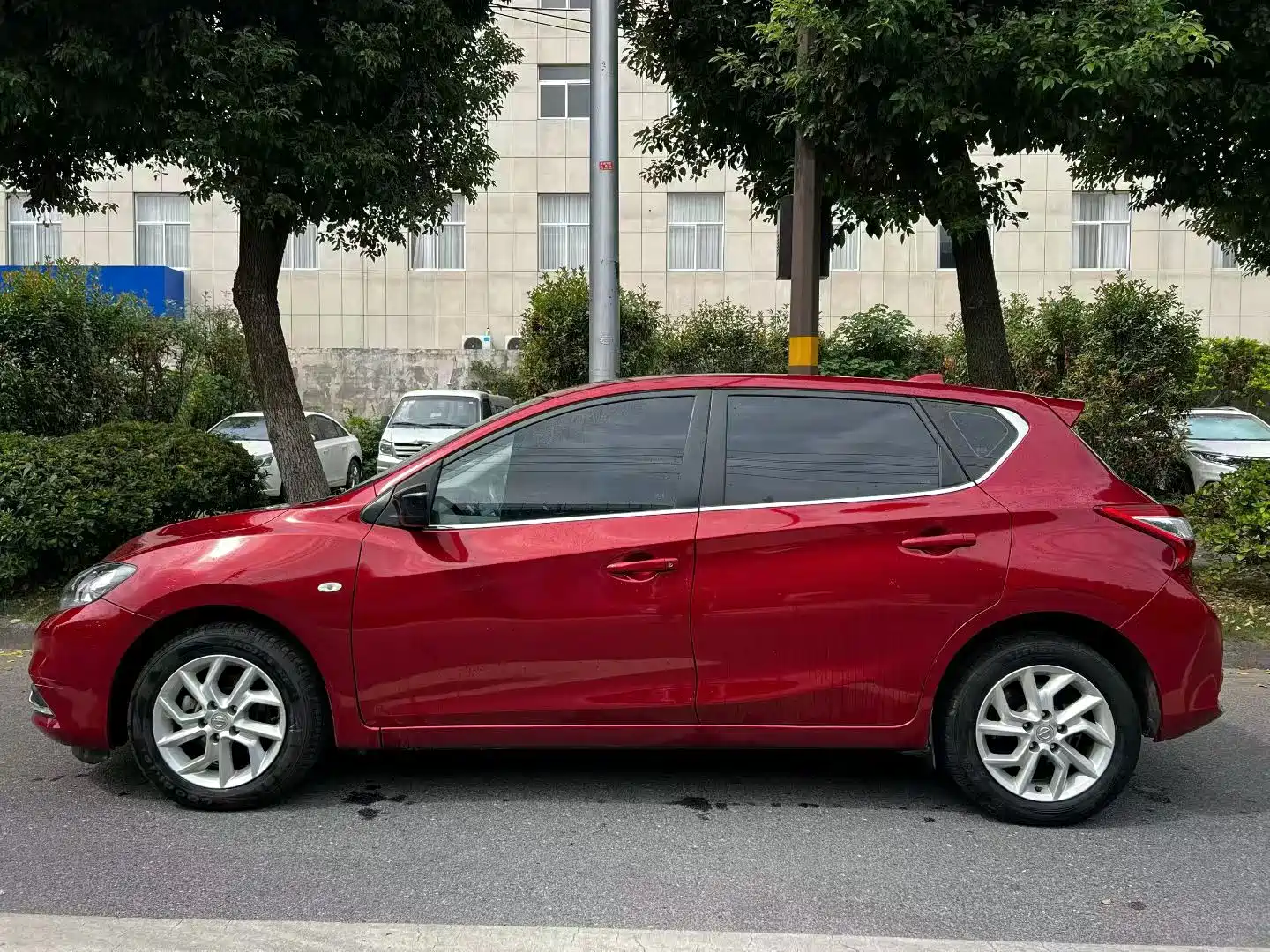 صورة 3 - Nissan Tiida