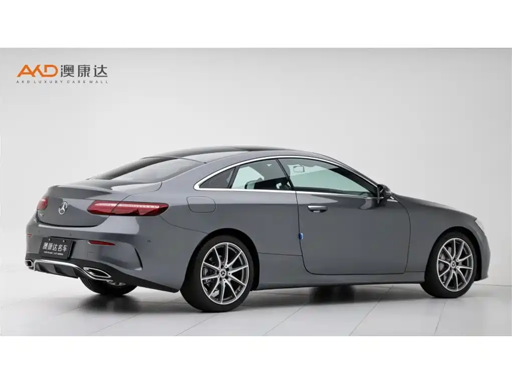 Фото 3 - Mercedes-Benz E-Class (Import)