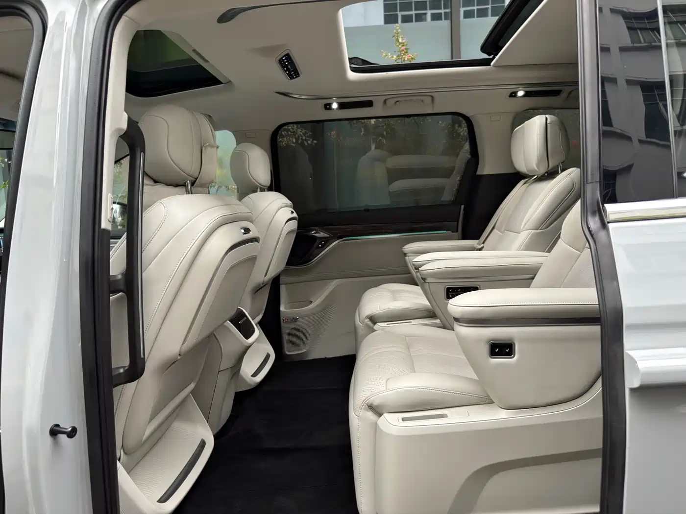 SAIC Maxus Dajia 9 2024 2024 Facelift Super Hybrid Ultra-Long Range Forest 7-Seater