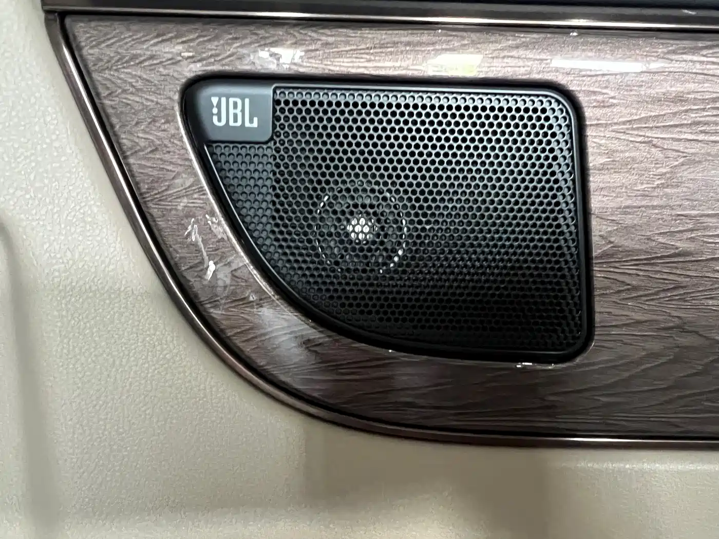 Toyota Alphard 2024 Hybrid 2.5L Ultimate Enjoyment Edition фото 9