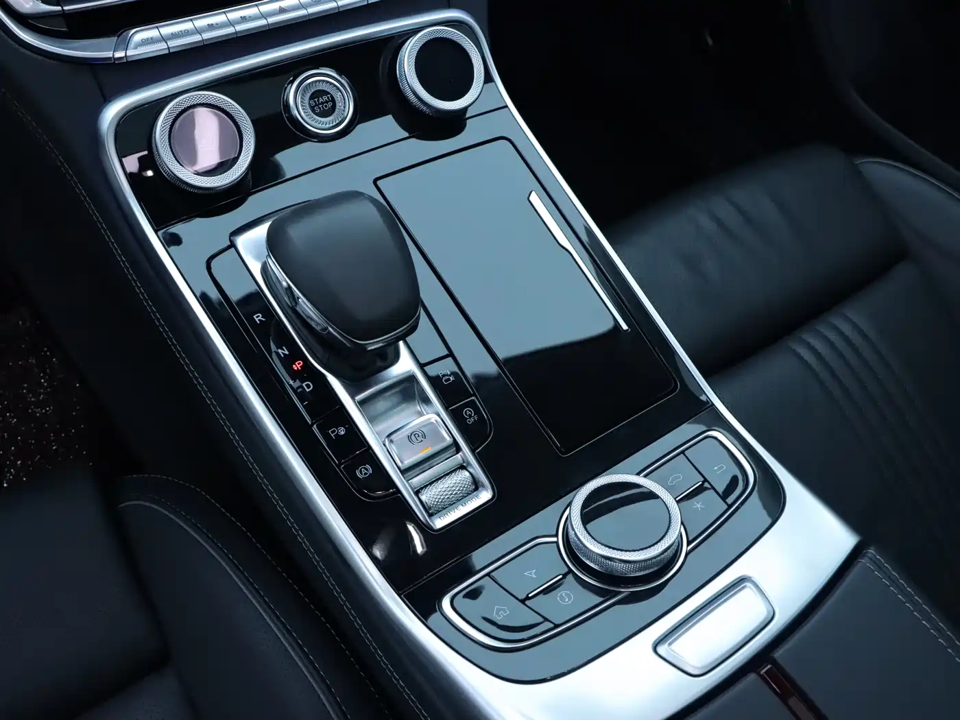 Hongqi H9 2020 3.0T Smart Connect Flagship 4-Seater фото 12
