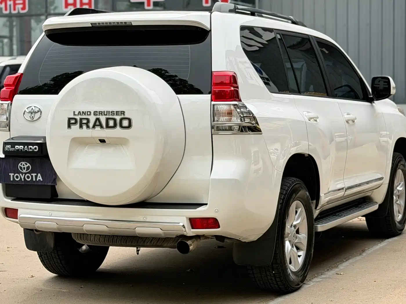 Toyota Prado 2010 4.0L Automatic TX-L NAVI фото 12