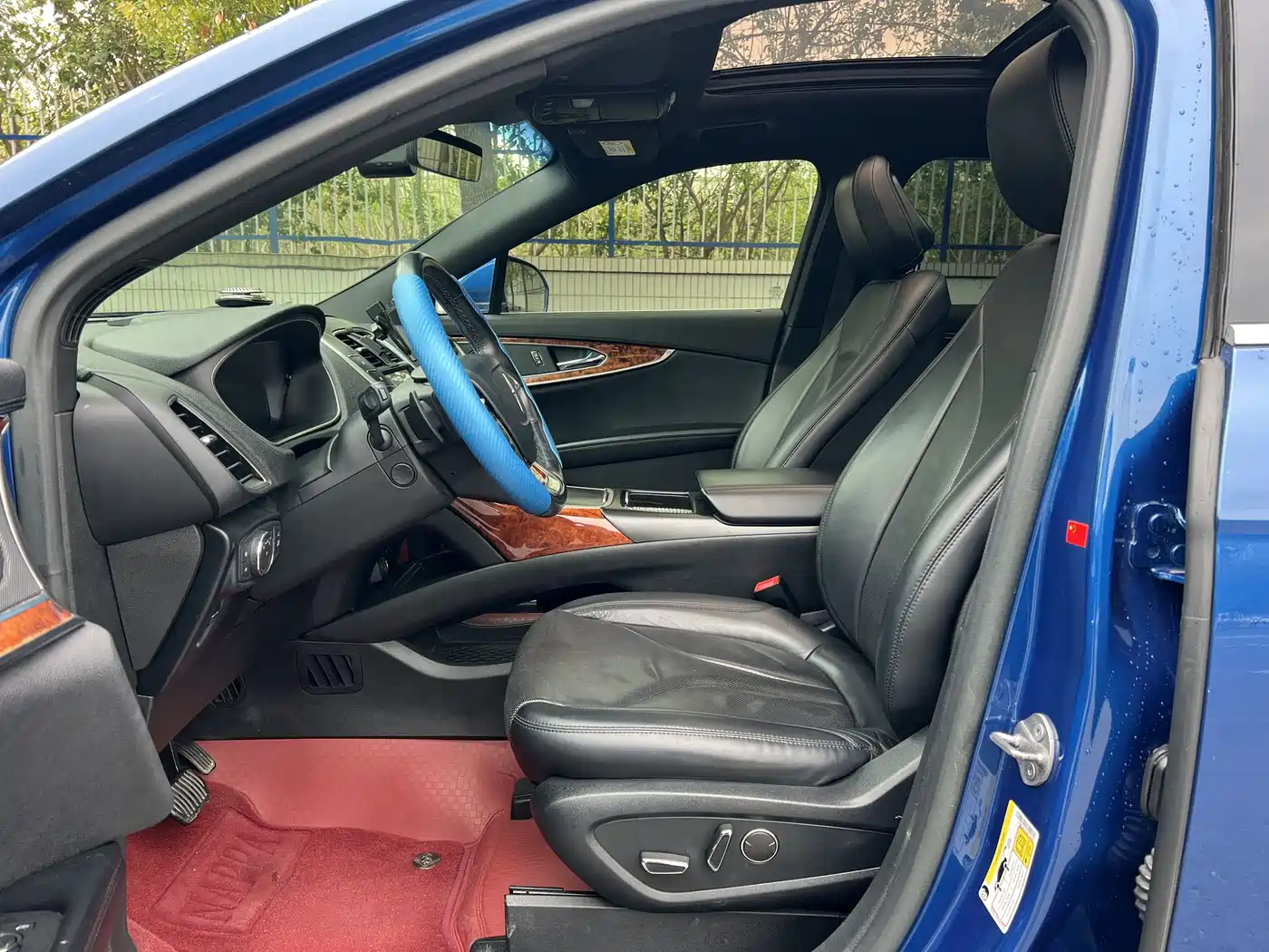 LINCOLN NAVIGATOR (IMPORT)