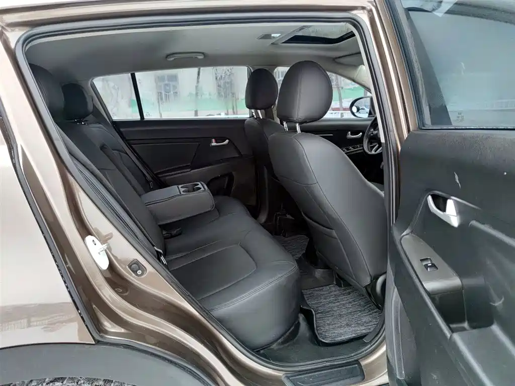 Kia Sportage 2016 2.0L Automatic 2WD GL фото 11