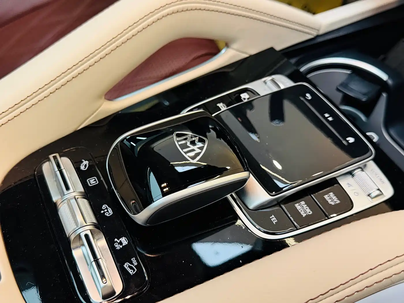 Mercedes-Benz Maybach GLS 2025 GLS 600 4MATIC Polar Night Edition фото 19