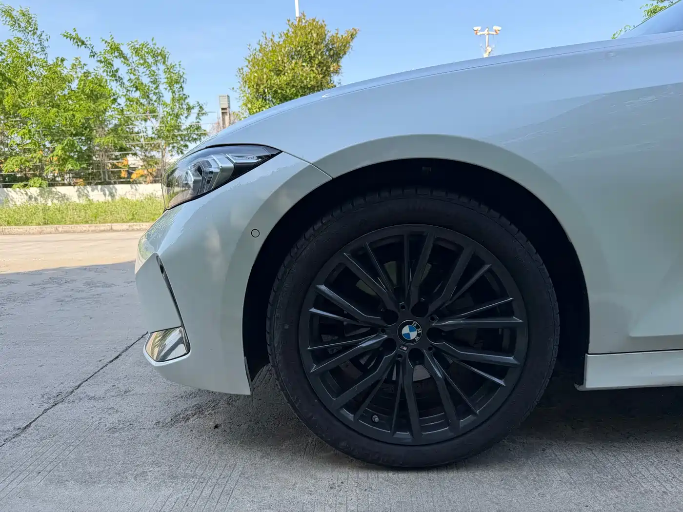 BMW 3 Series 2023 325Li M Sport Black Night Package фото 5