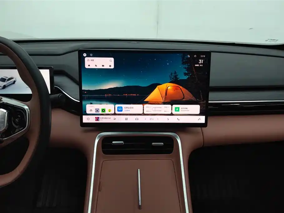 Geely Galaxy Galaxy L6 2025 EM-i 140km Explorer+ Edition фото 13