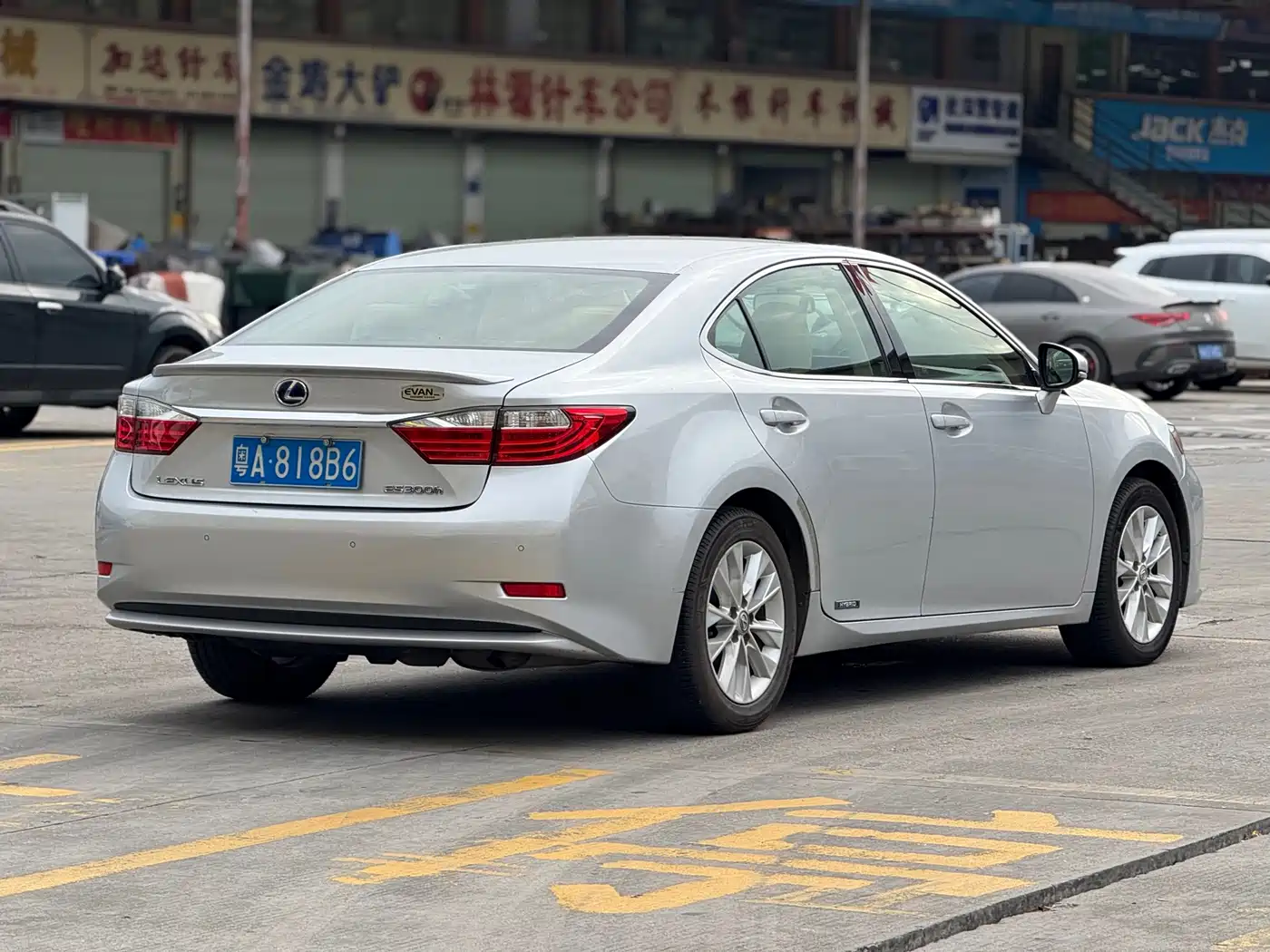 Lexus ES 2013 300h Elite Edition фото 7