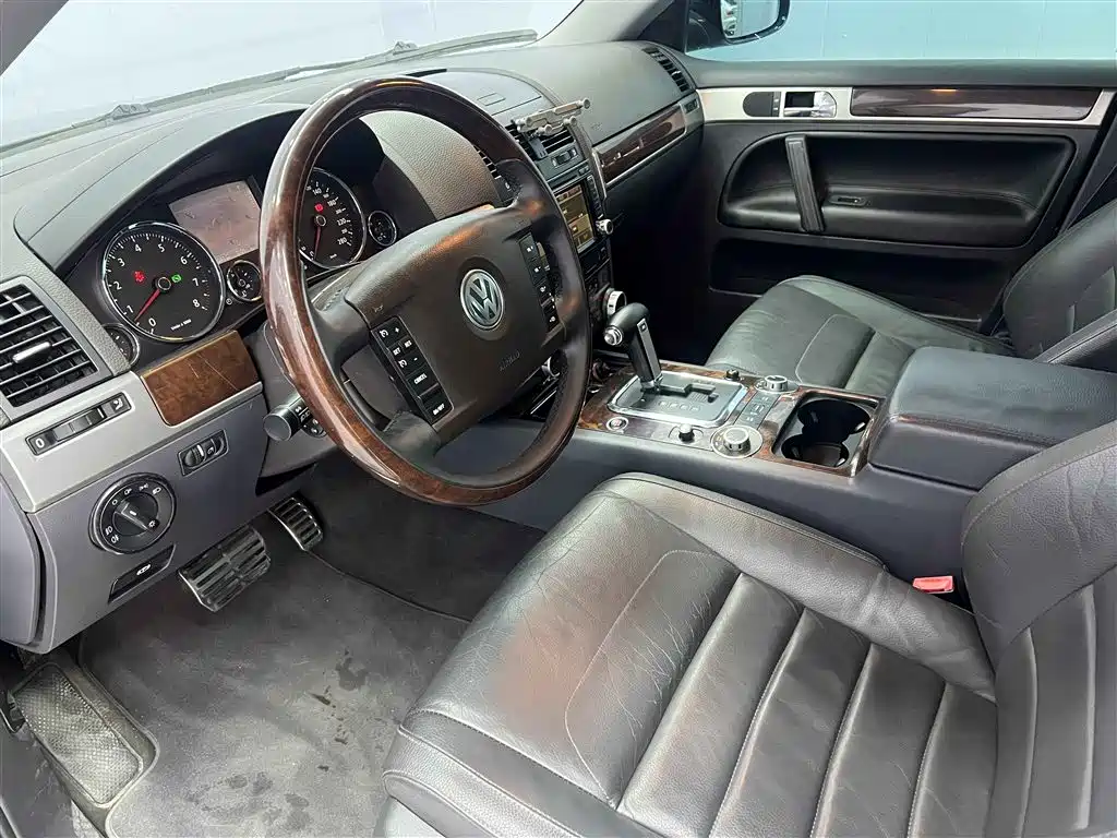 Volkswagen Touareg 2007 4.2L Premium фото 7
