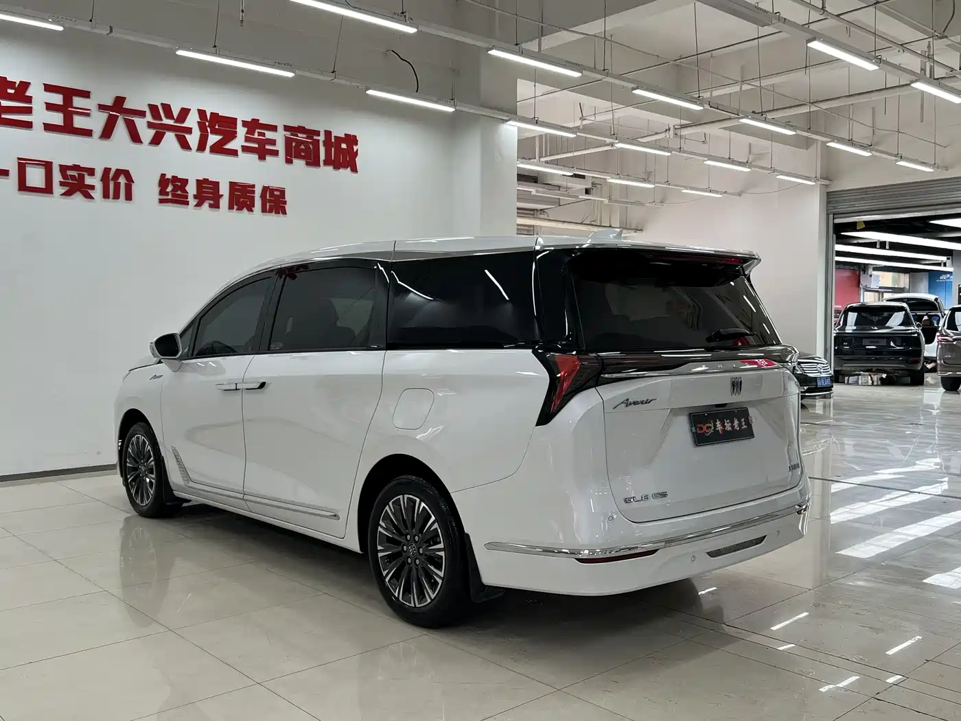 Buick GL8 2025 Model Landglory Smart Edition фото 9