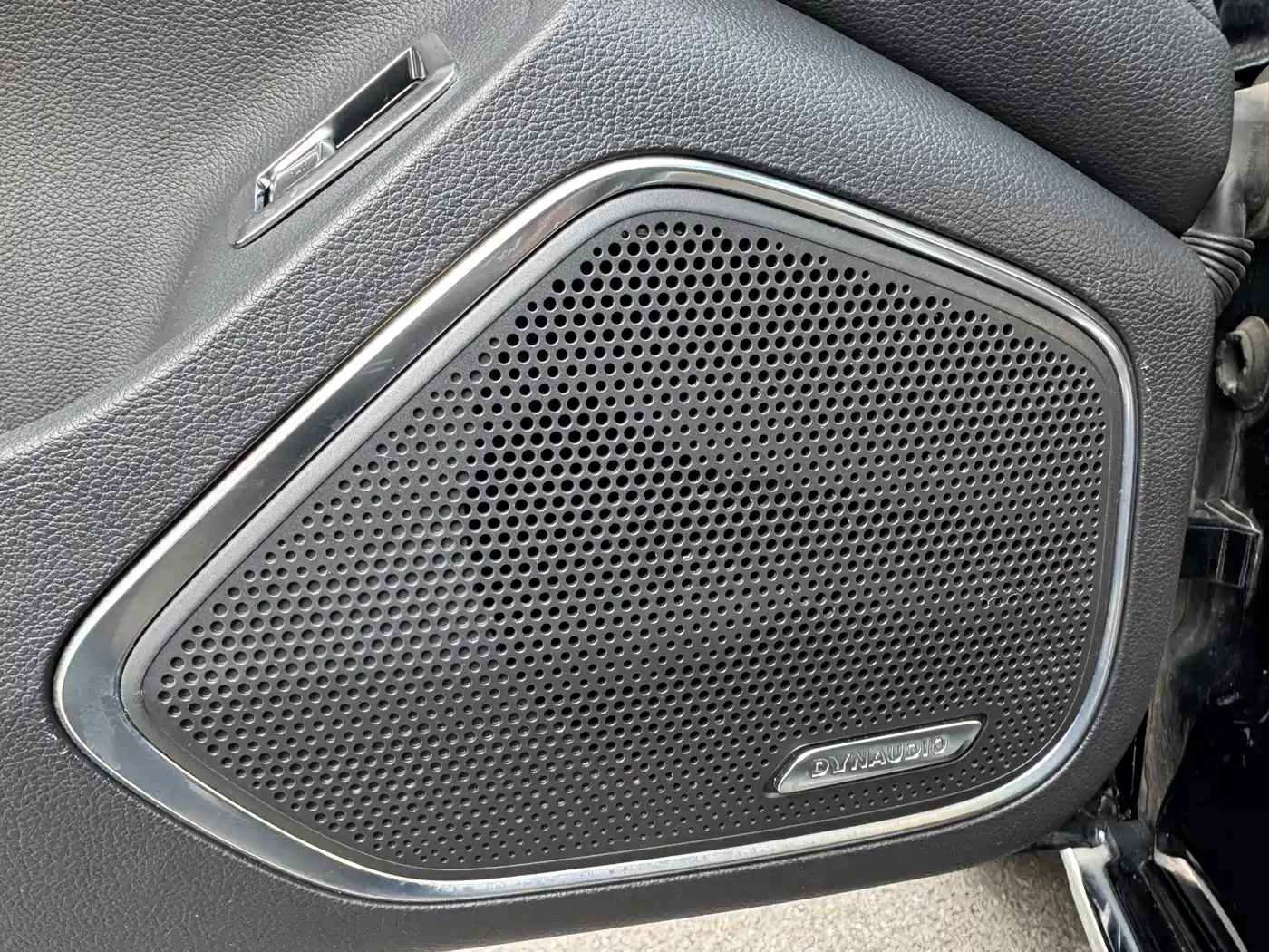 Hongqi H5 2023 2.0T Auto Smart Connect Flag Comfort фото 11