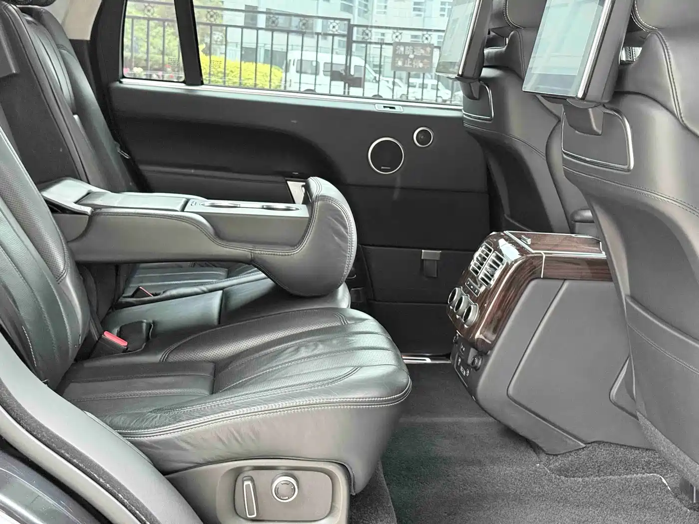 Land Rover Range Rover 2017 3.0 SC V6 AB Ultimate Autobiography LWB фото 8