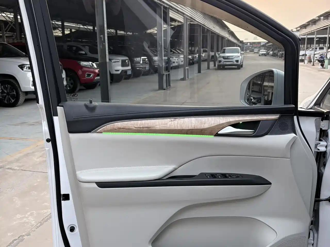 Buick GL8 2018 ES 28T Comfort Type China VI фото 12
