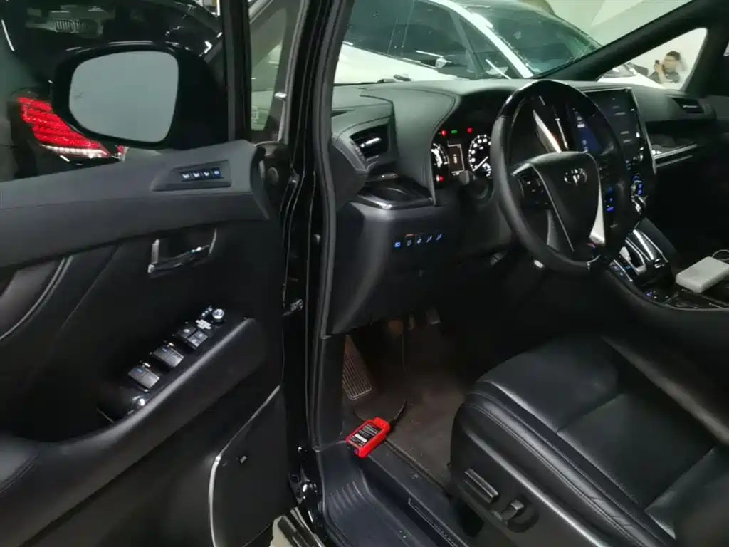 Toyota Vellfire 2023 Crown Hybrid 2.5L HV Ultimate фото 16