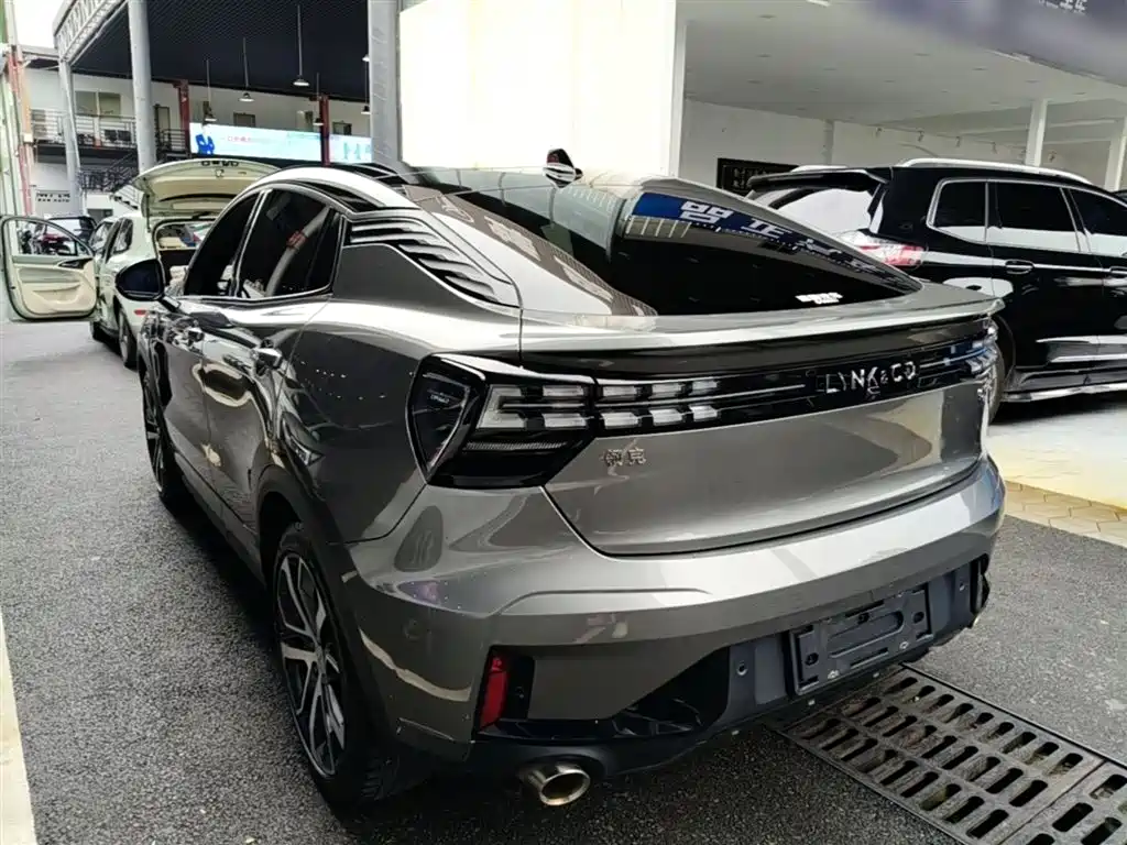 Lynk & Co 05 2020 2.0TD 4WD Halo Edition фото 5