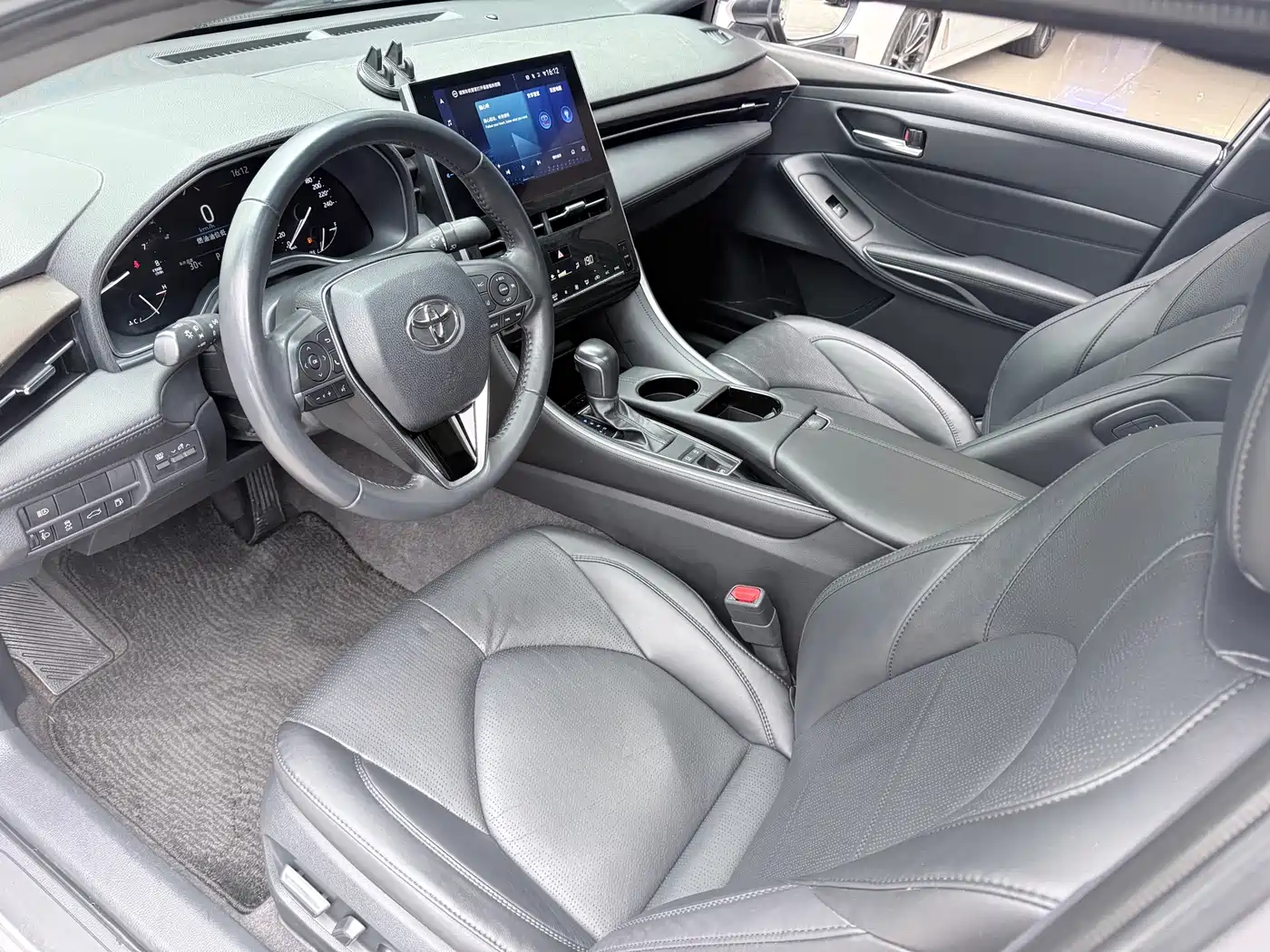 Toyota Avalon 2023 2.0L Luxury Edition фото 11