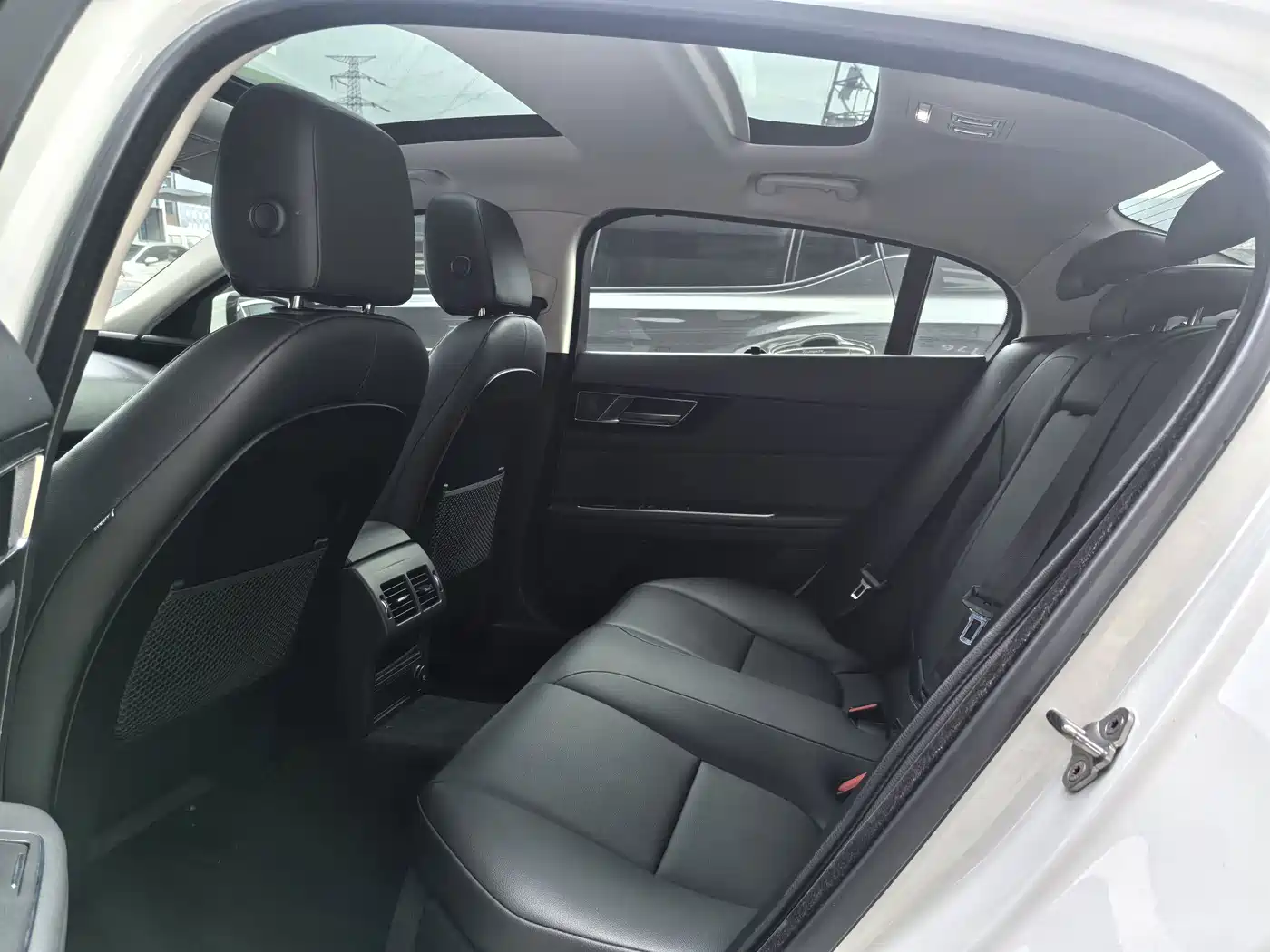 صورة 9 - Jaguar XEL