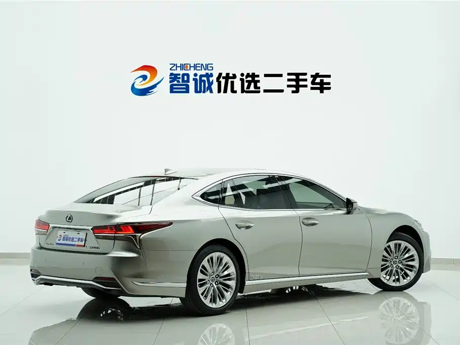 Lexus LS 2018 500h Executive Edition China V фото 4