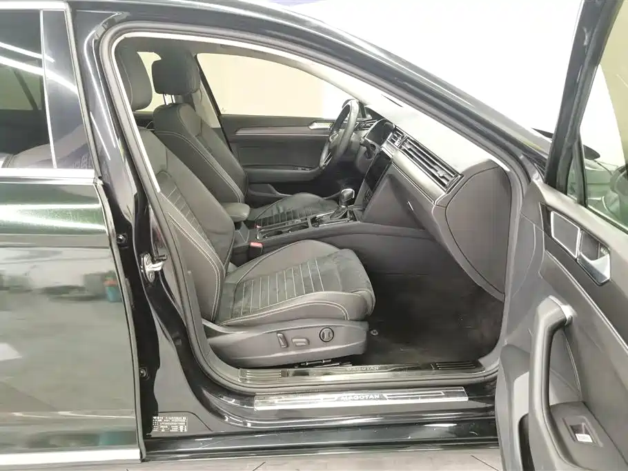Volkswagen Magotan 2020 380TSI DSG Luxury фото 8