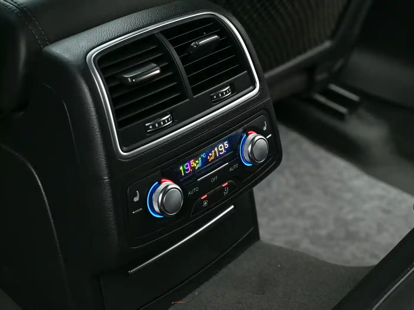 Audi RS 6 2016 RS 6 4.0T Avant фото 17