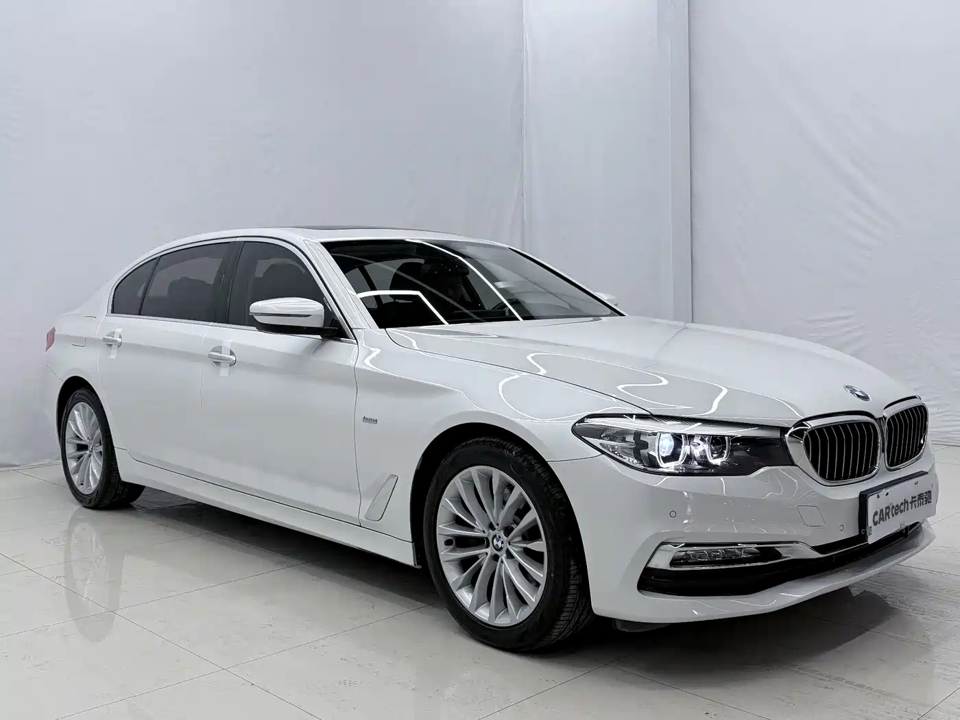 BMW 5 Series 2018 525Li Luxury Package фото 3