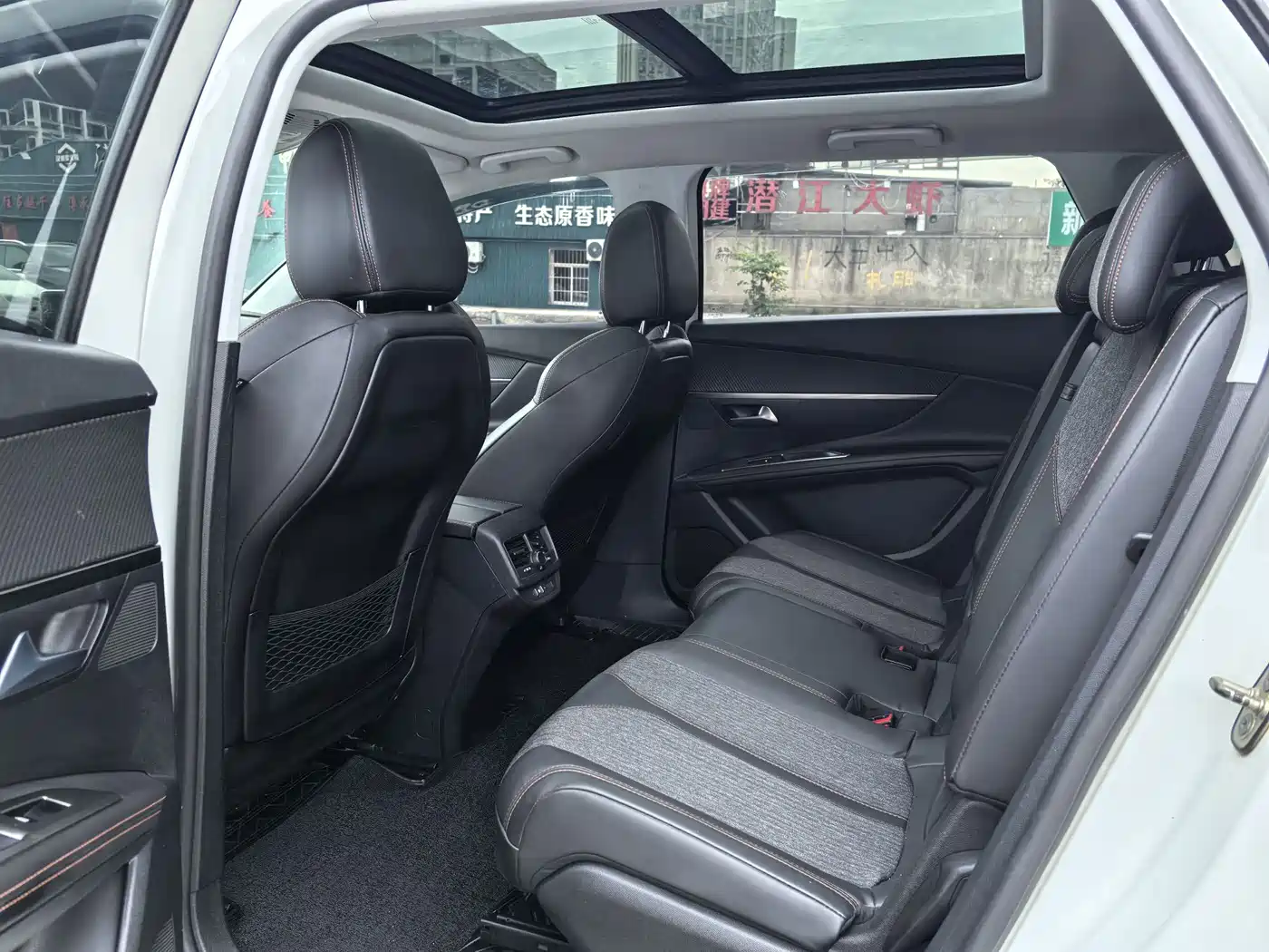 Peugeot 5008 2017 380THP 7-seat Elite Edition фото 11