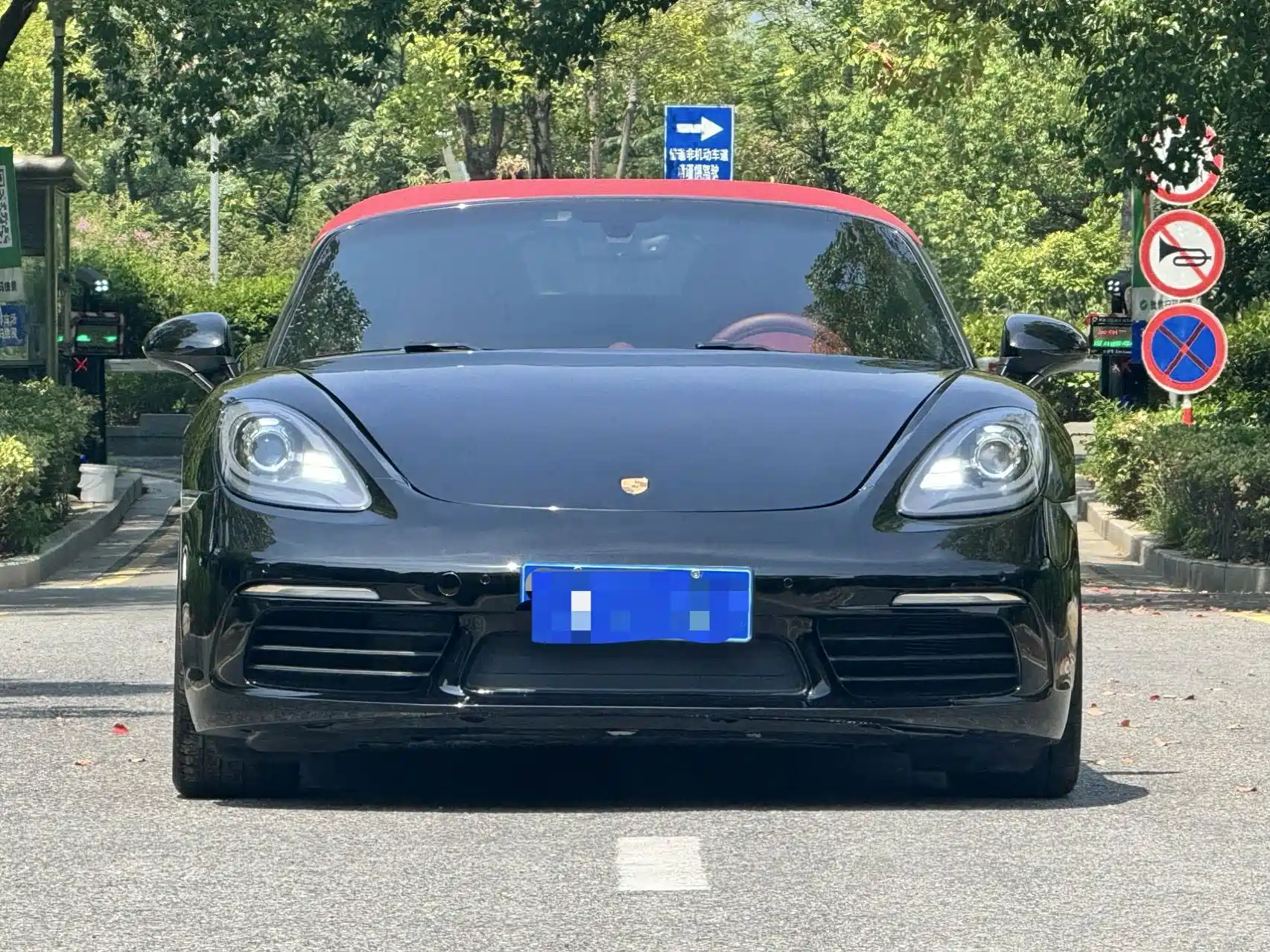 صورة 2 - Porsche 718