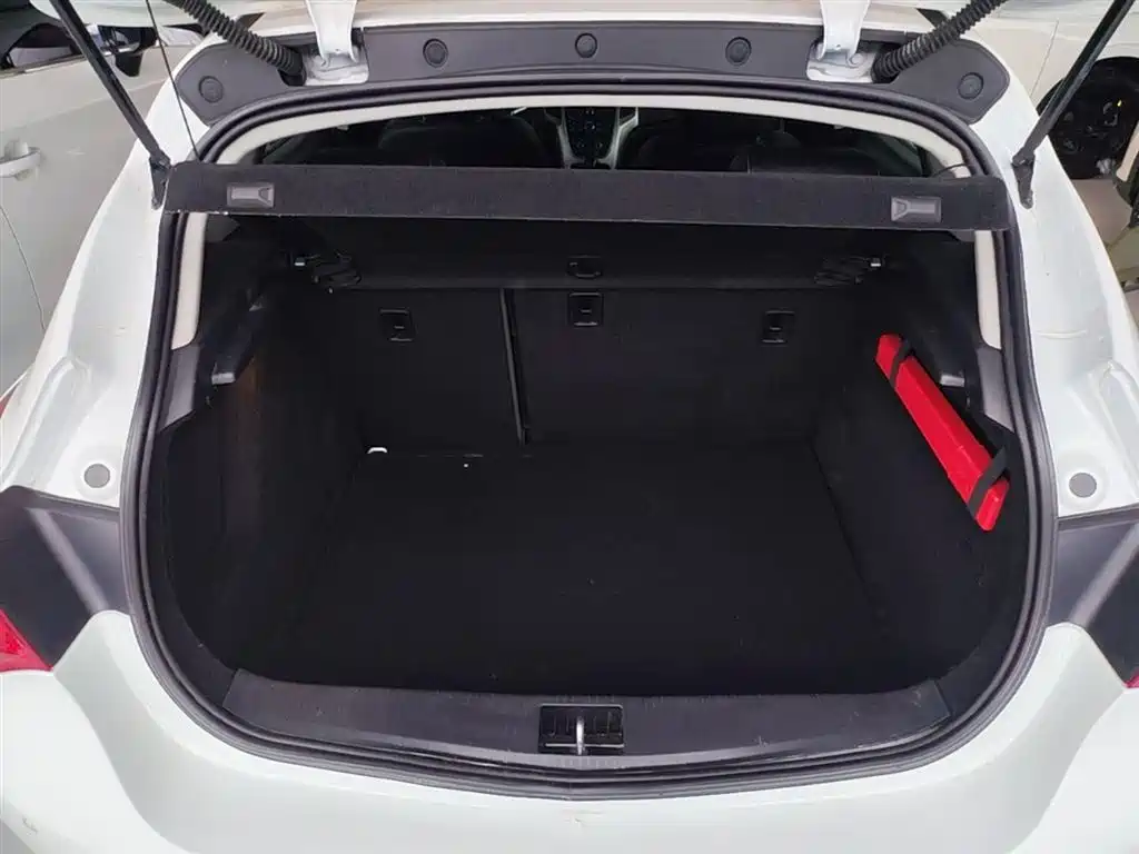 Buick Excelle 2014 XT 1.6L Automatic Fashion фото 19