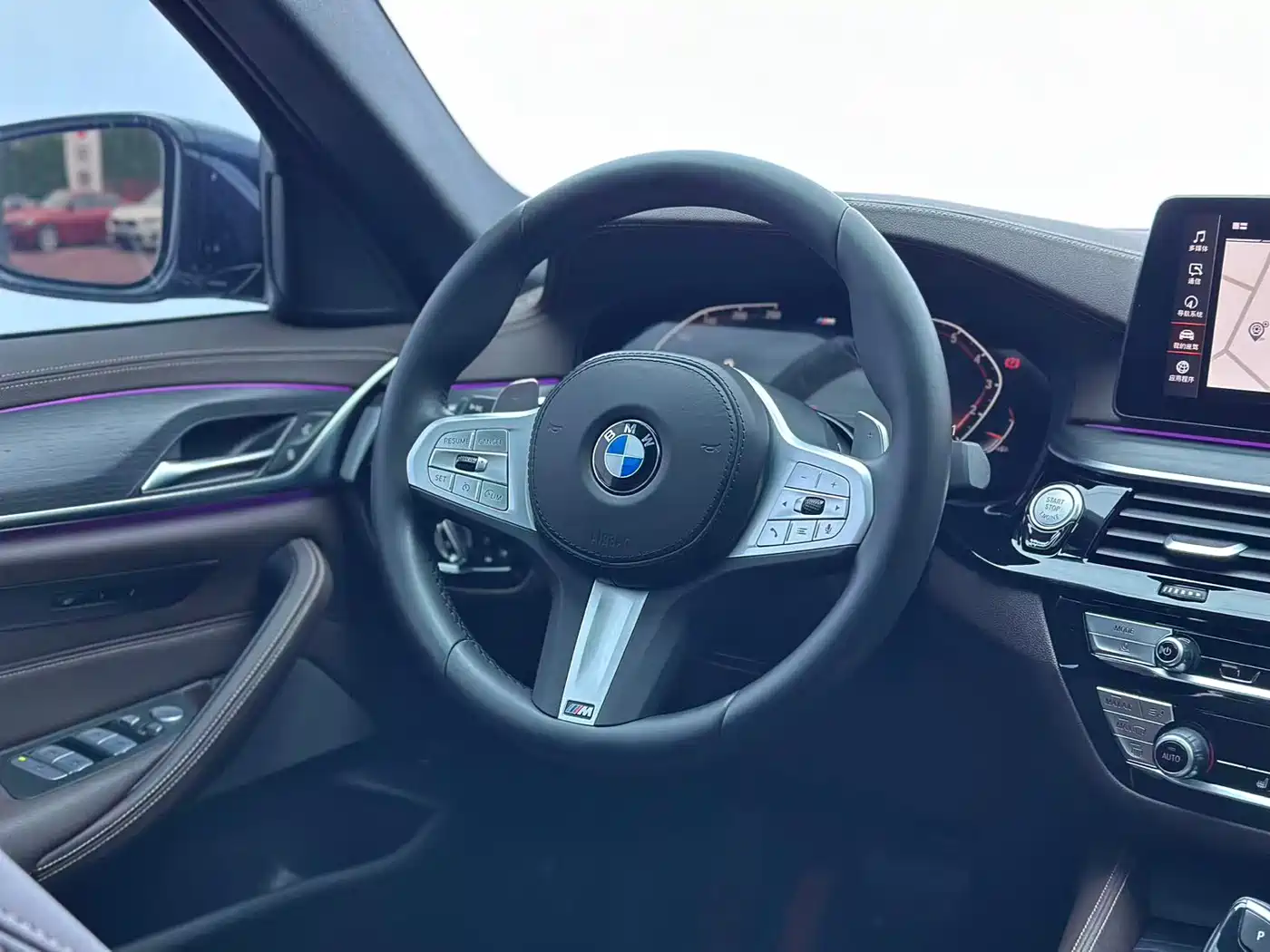 BMW 5 Series 2023 530Li Leading M Sport Package фото 12