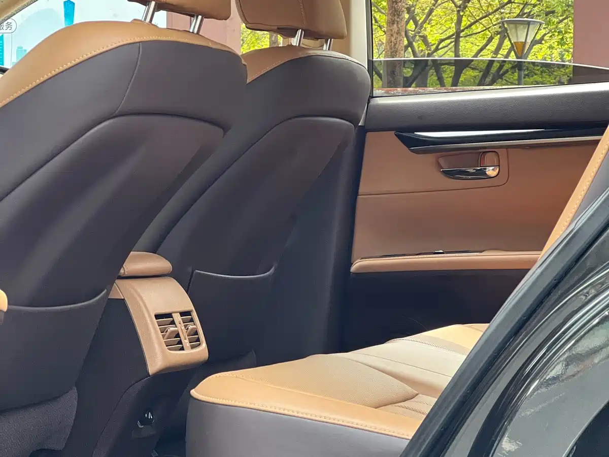 Lexus ES 2015 200 Comfort Edition фото 3
