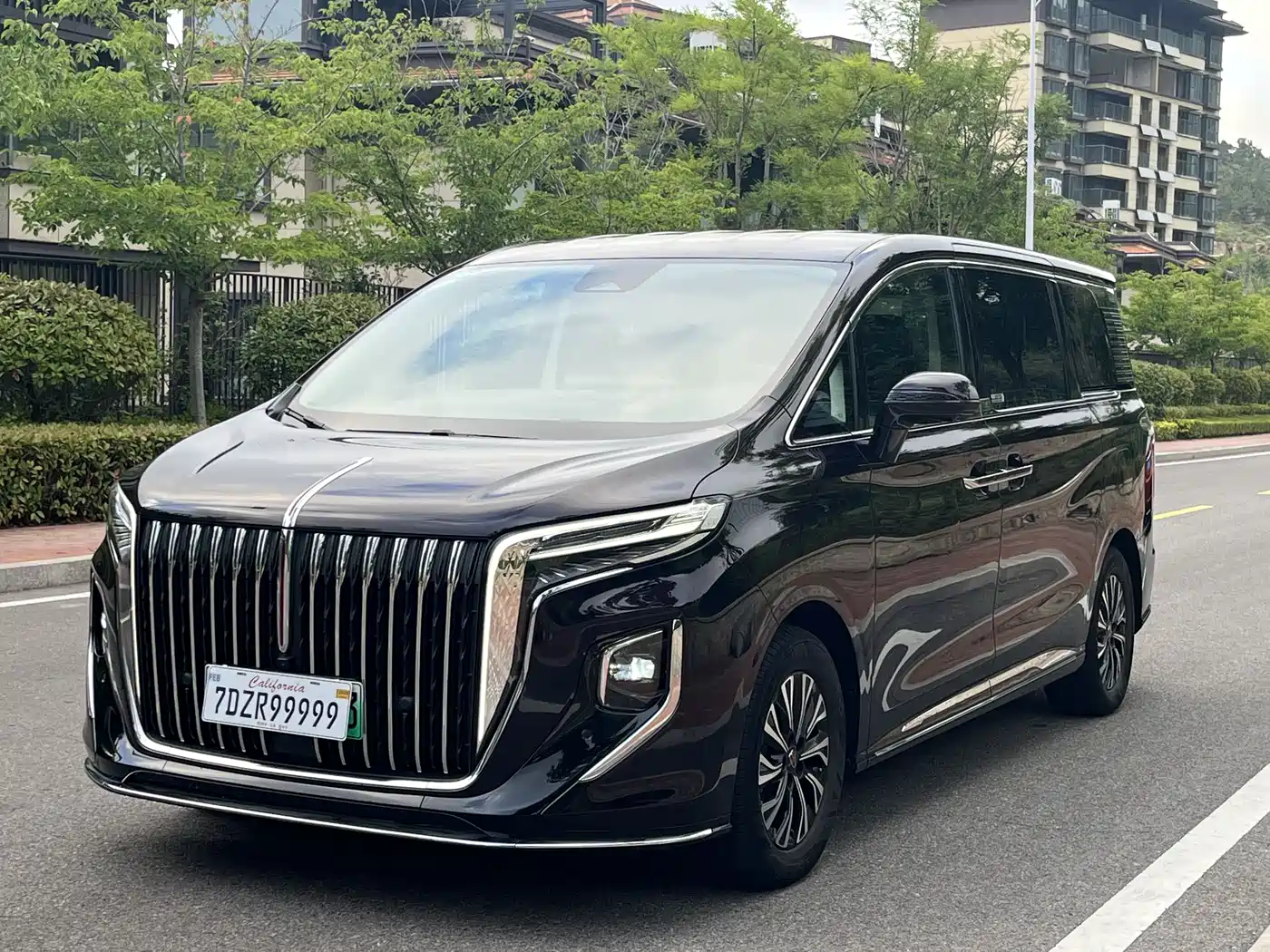 Hongqi HQ9 PHEV 2024 Model 2.0T AWD Luxury Edition