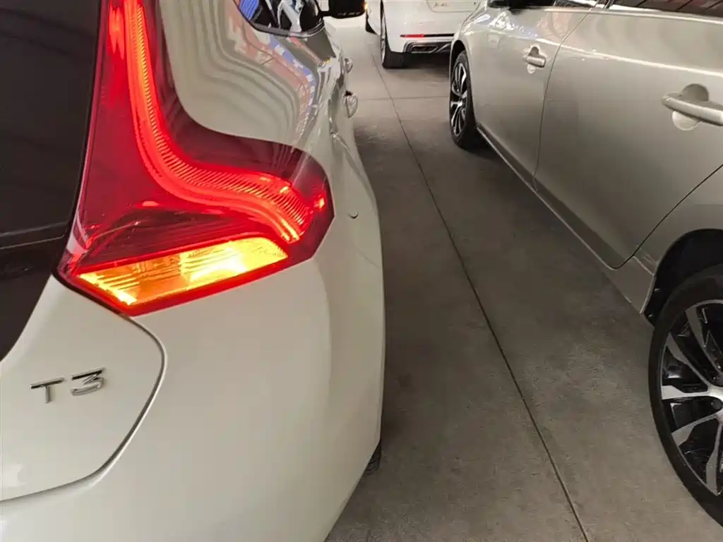 Volvo V40 2019 2019 T3 Momentum
