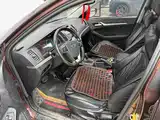 Фото 5 - Geely Vision