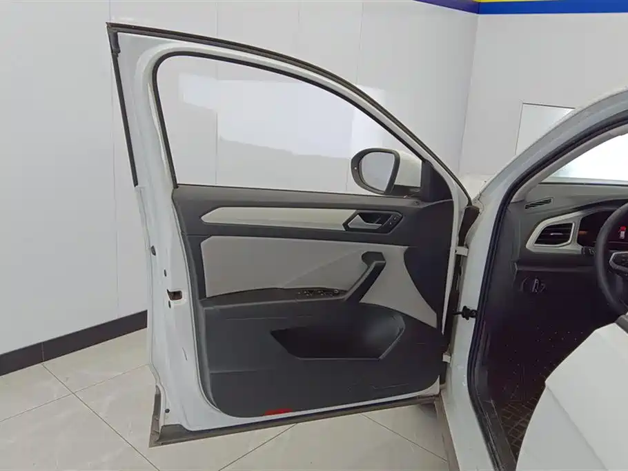 Volkswagen T-ROC 2023 280TSI DSG 2WD Time Edition фото 7