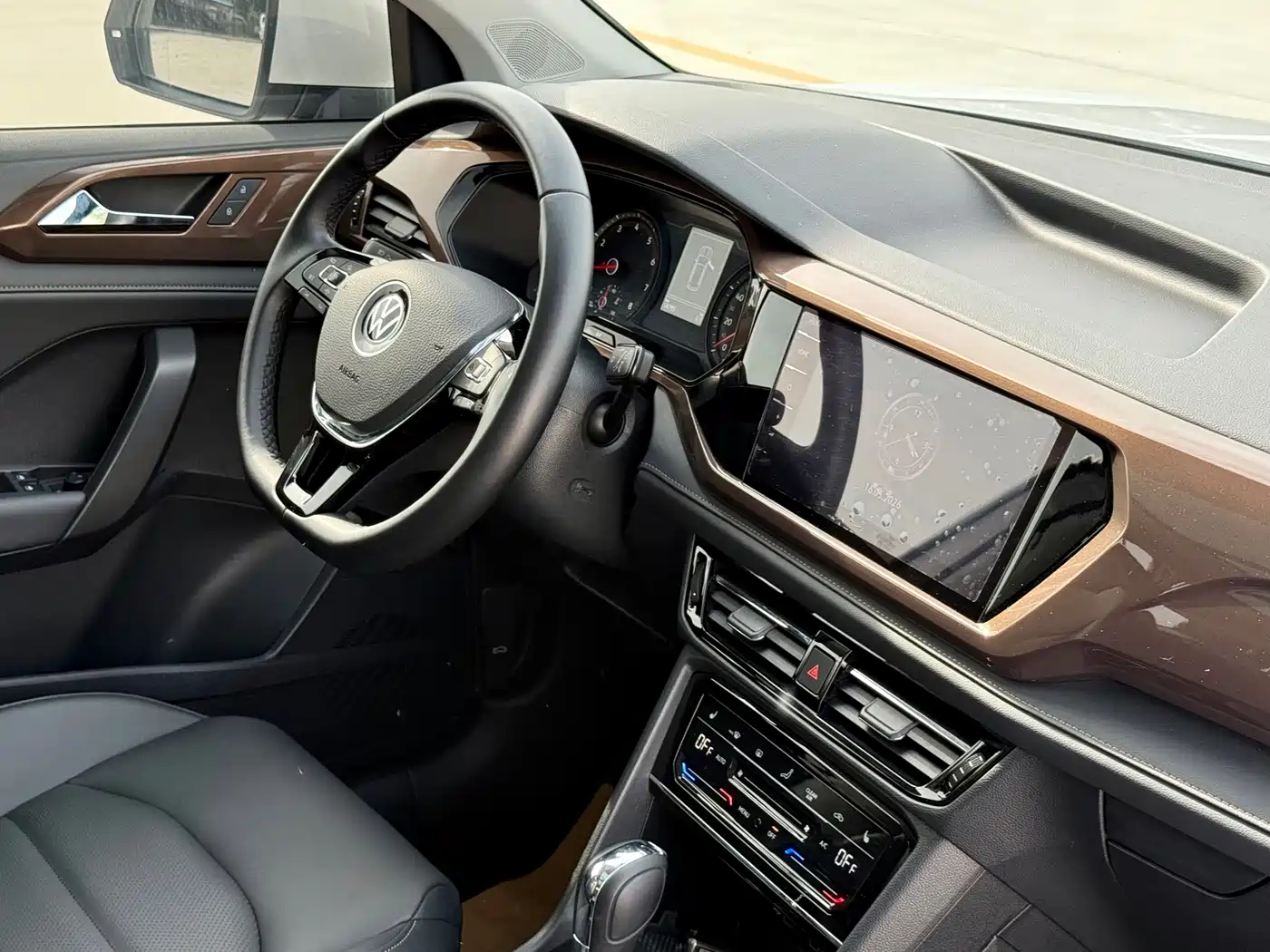 Volkswagen Tharu 2021 Model 280TSI 2WD Luxury Edition фото 22
