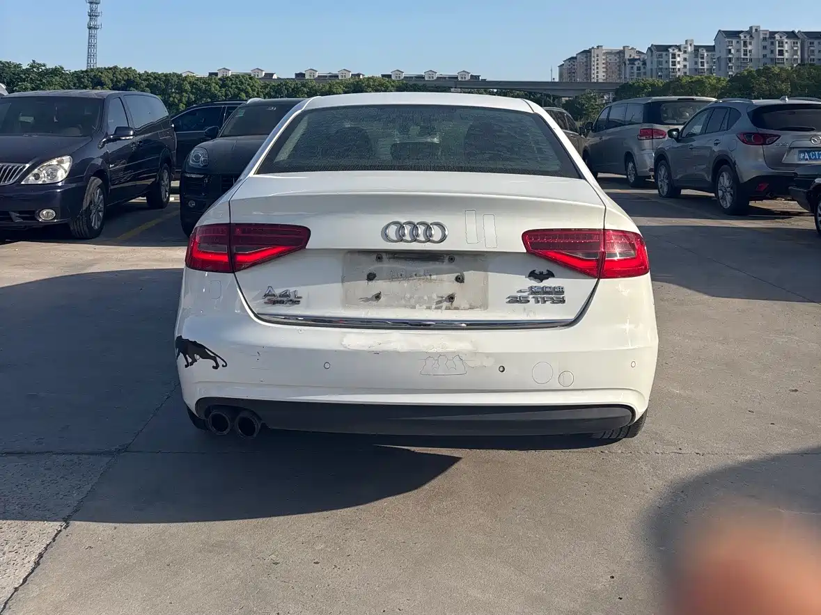 Audi A4L 2013 35 TFSI Automatic Comfort фото 4