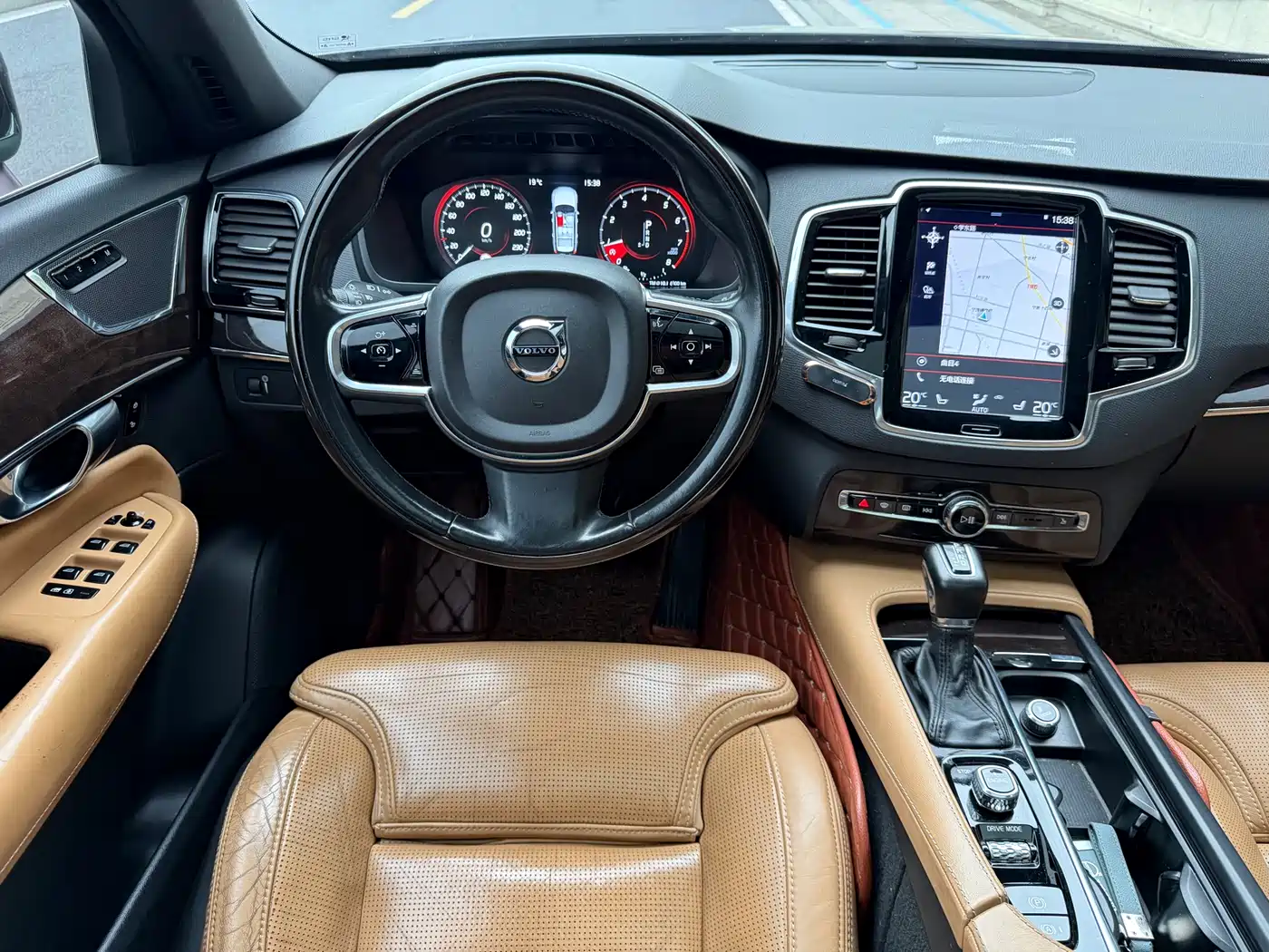 Photo 10 - Volvo XC90
